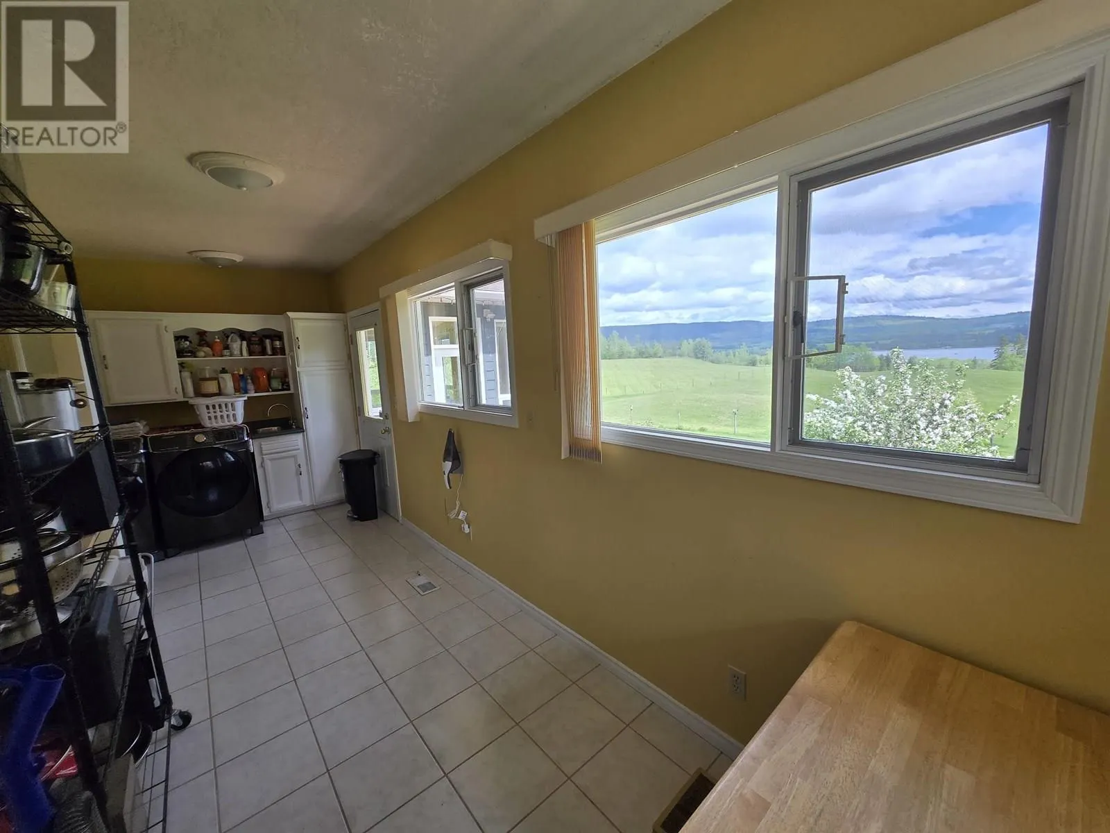 2211 E SALES ROAD