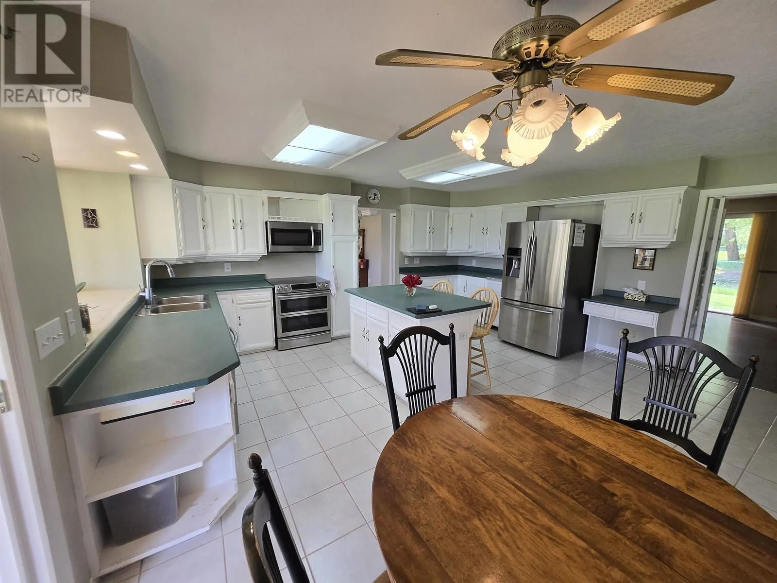 2211 E SALES ROAD