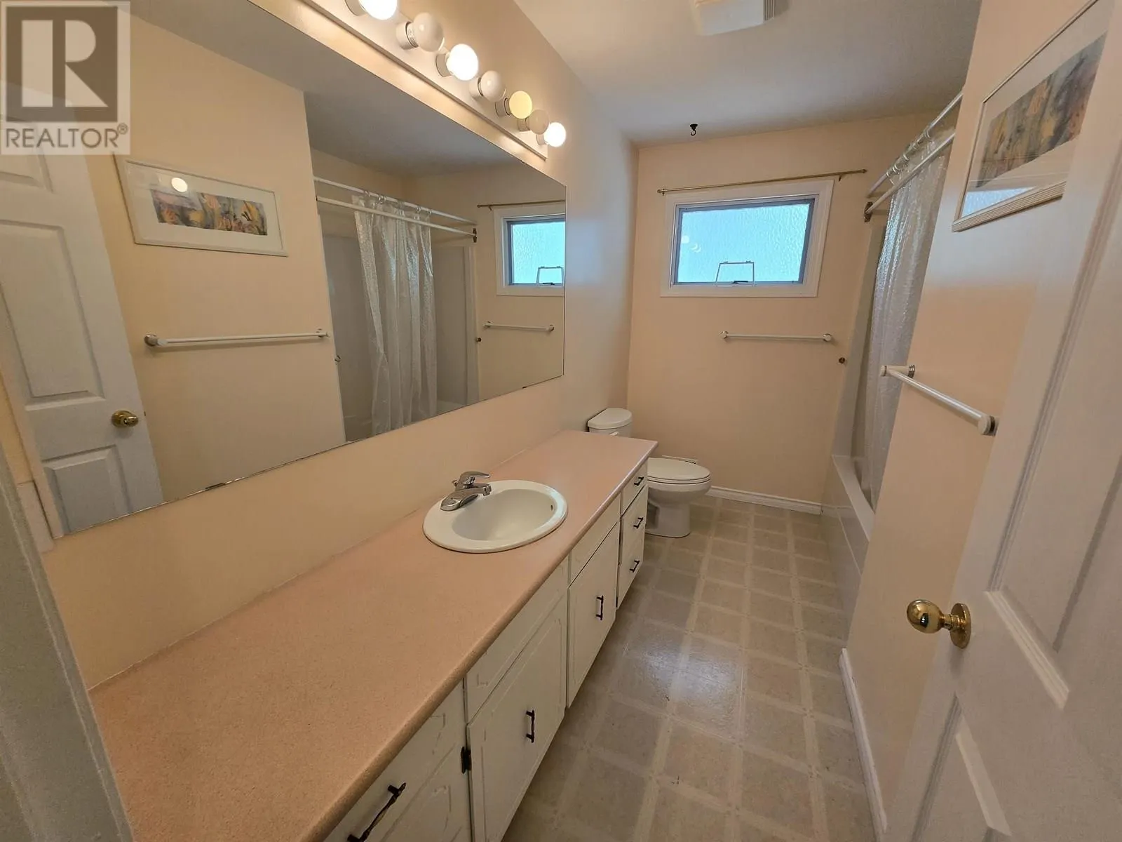 2211 E SALES ROAD