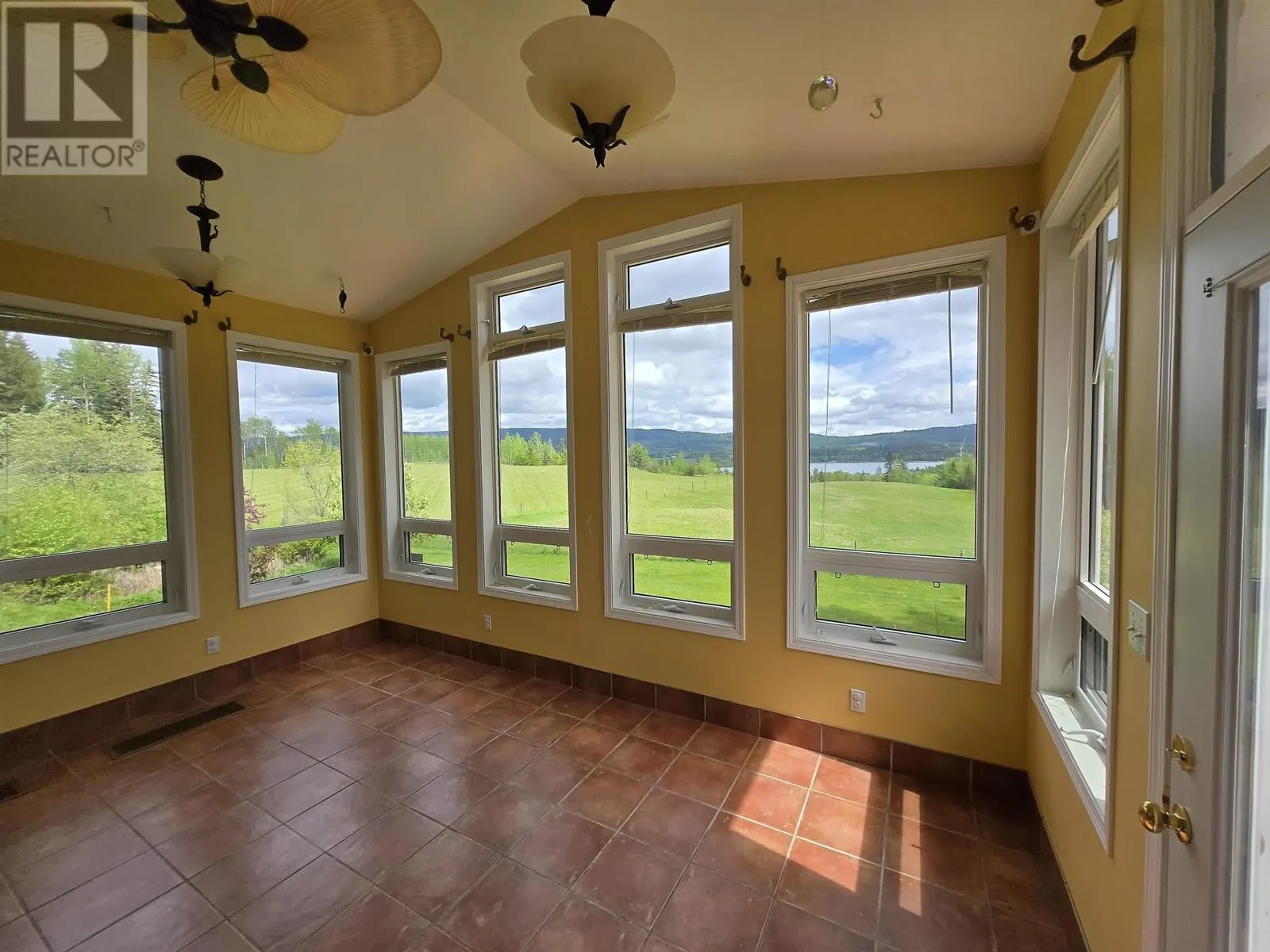 2211 E SALES ROAD