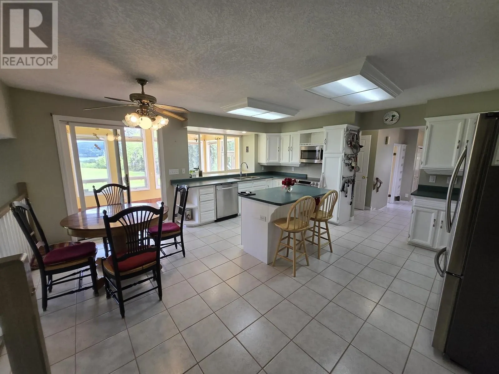 2211 E SALES ROAD