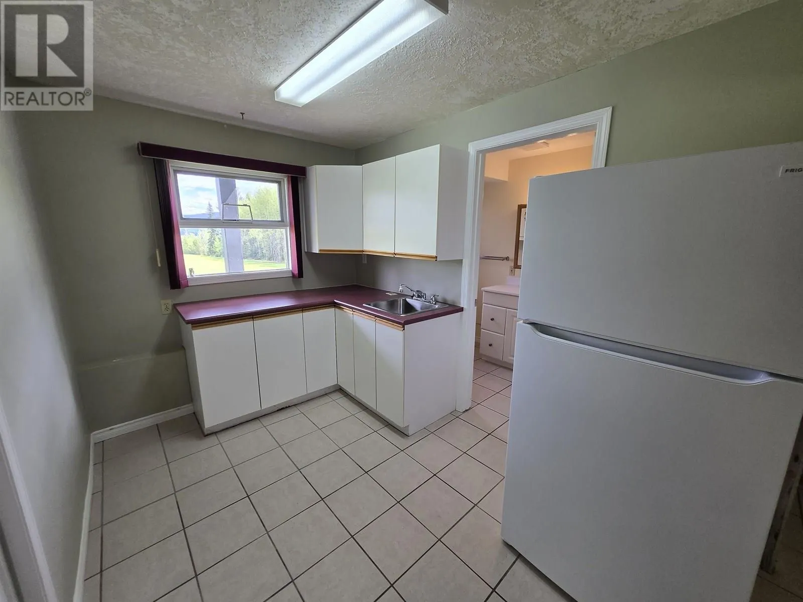 2211 E SALES ROAD