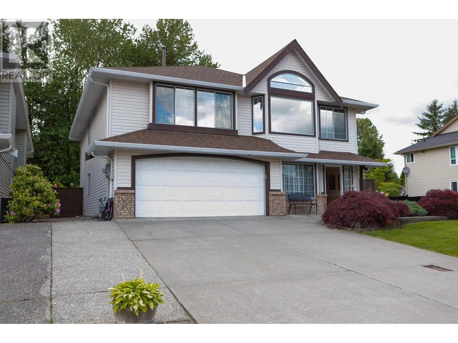 888 HERRMANN STREET