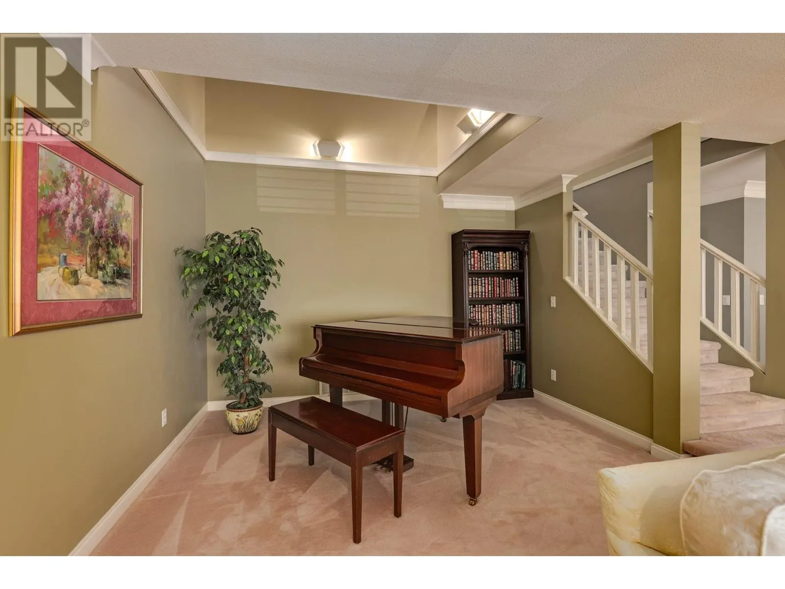 16 101 PARKSIDE DRIVE