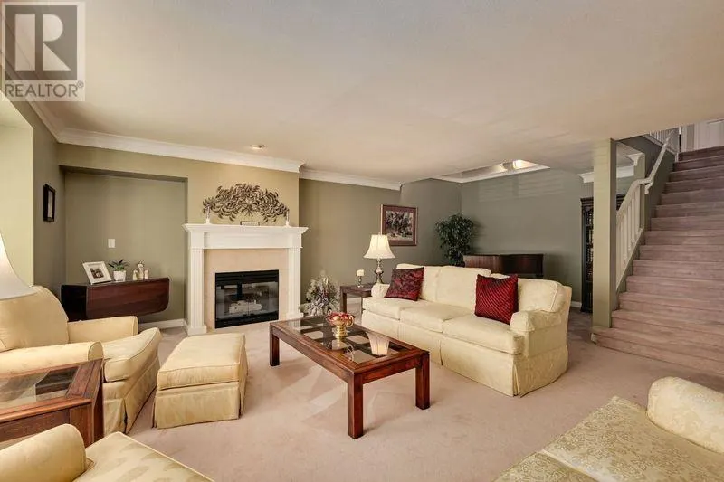16 101 PARKSIDE DRIVE