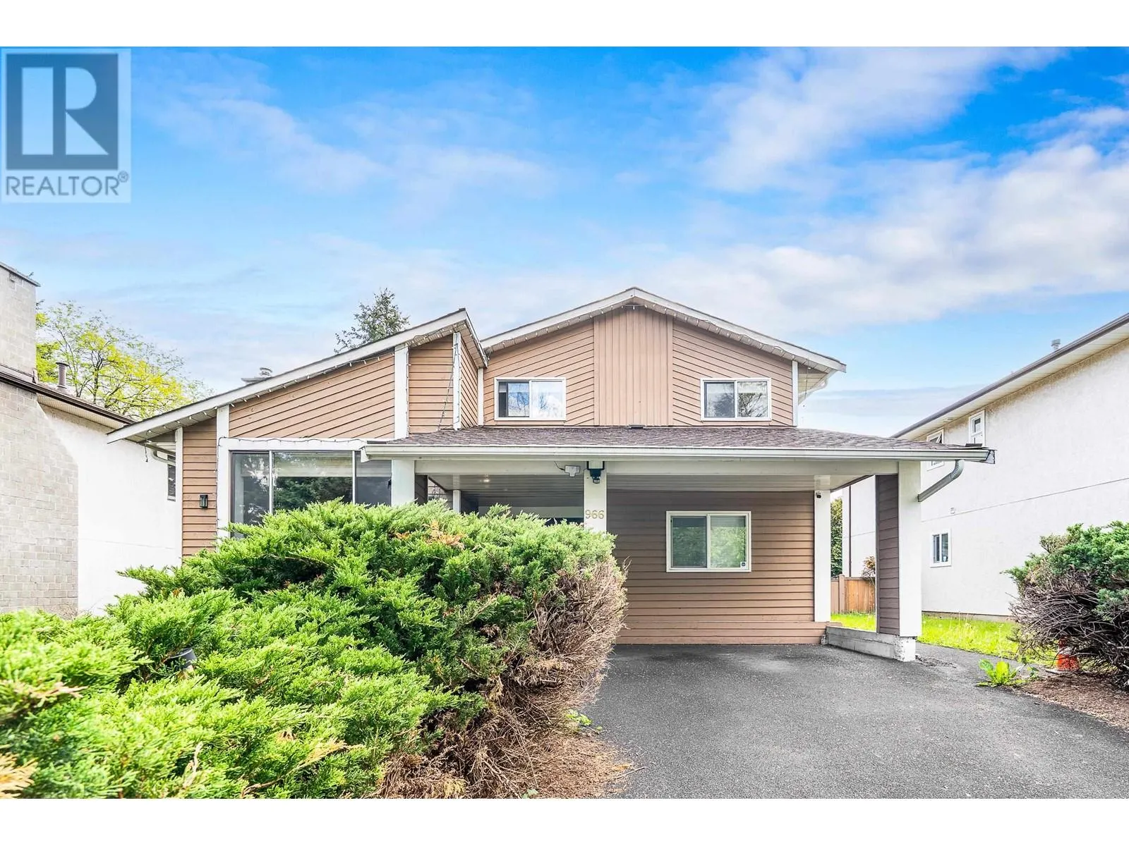 966 HOSMER COURT