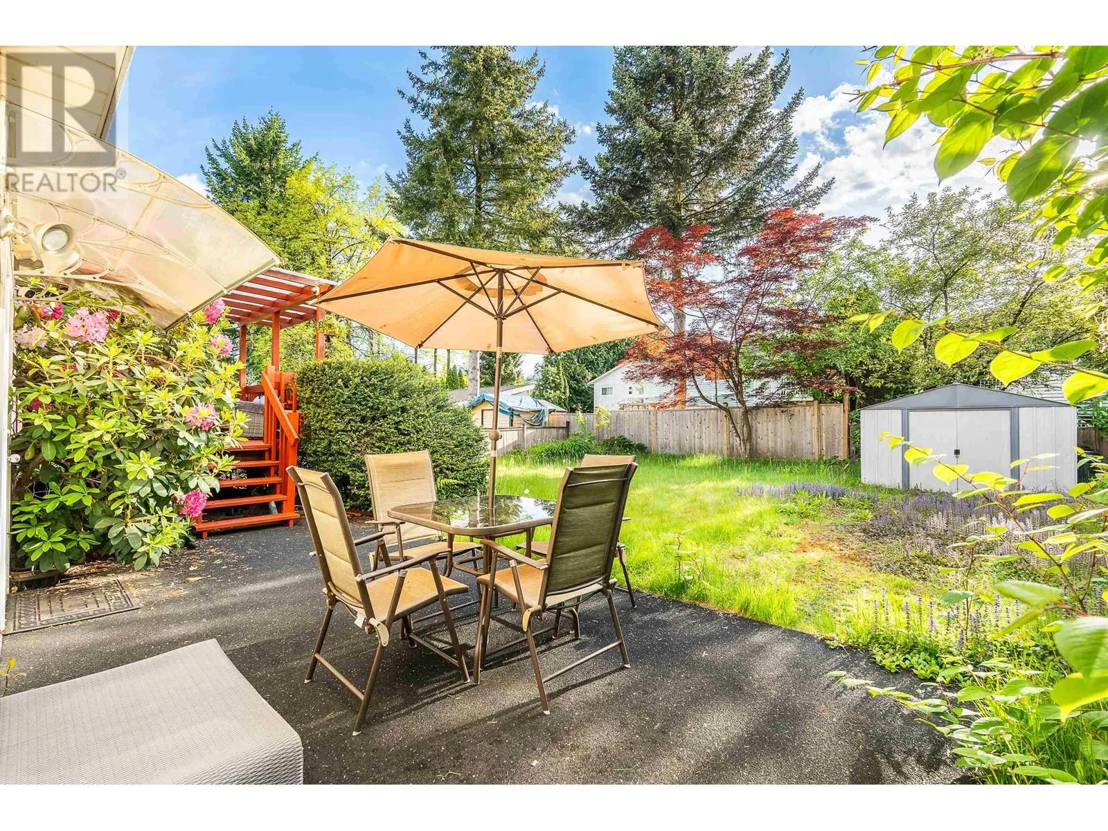 966 HOSMER COURT