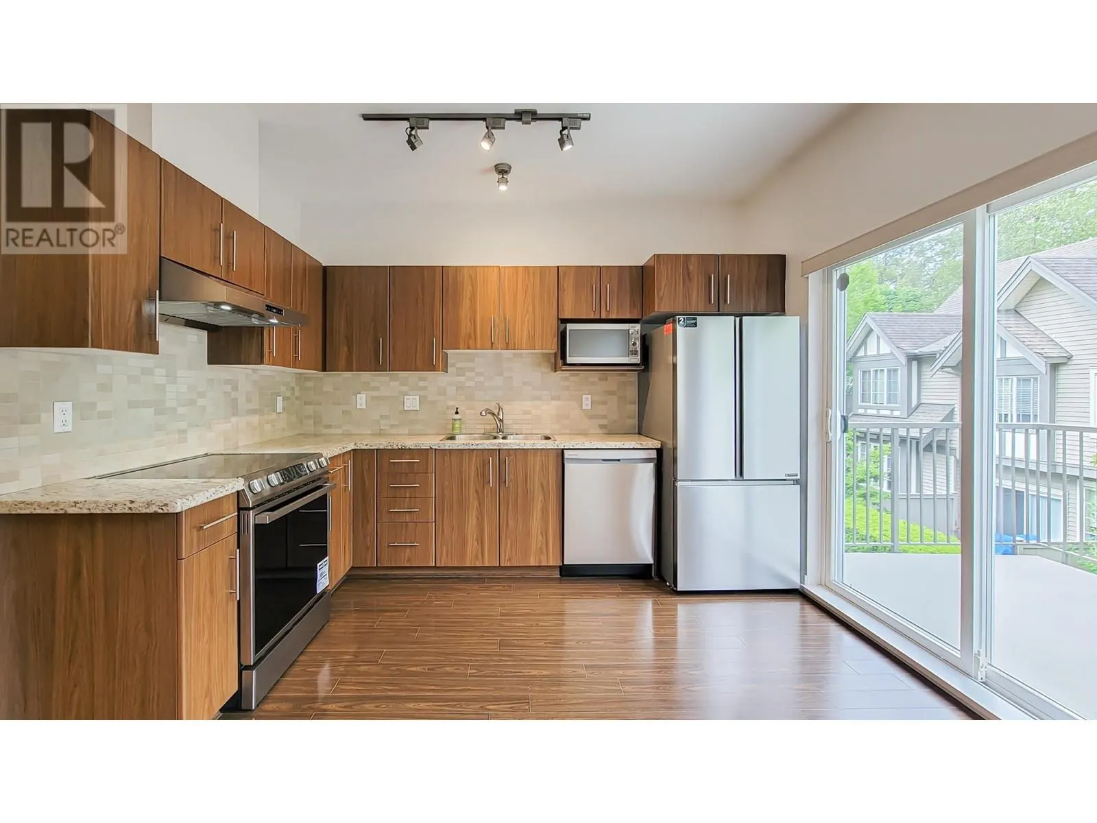 24 8533 CUMBERLAND PLACE