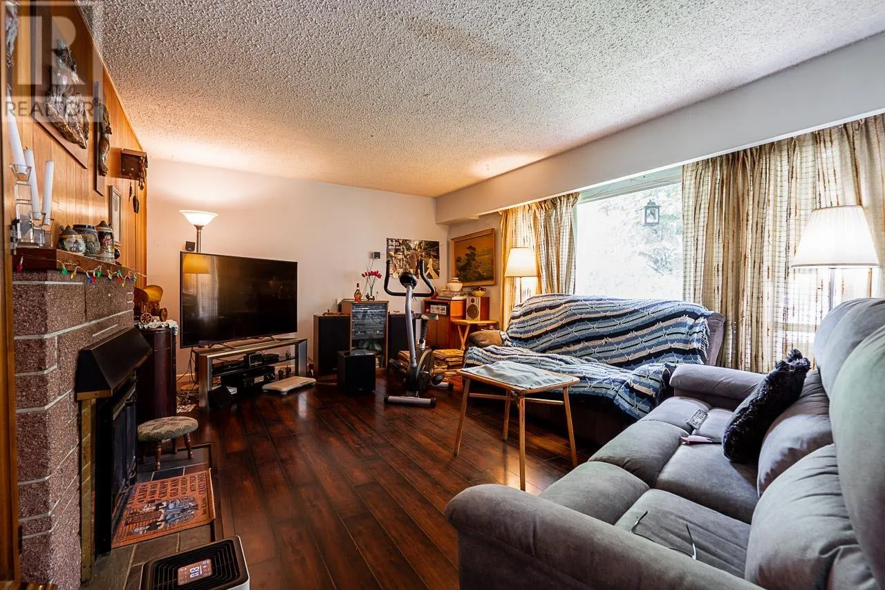 18365 LOUGHEED HIGHWAY