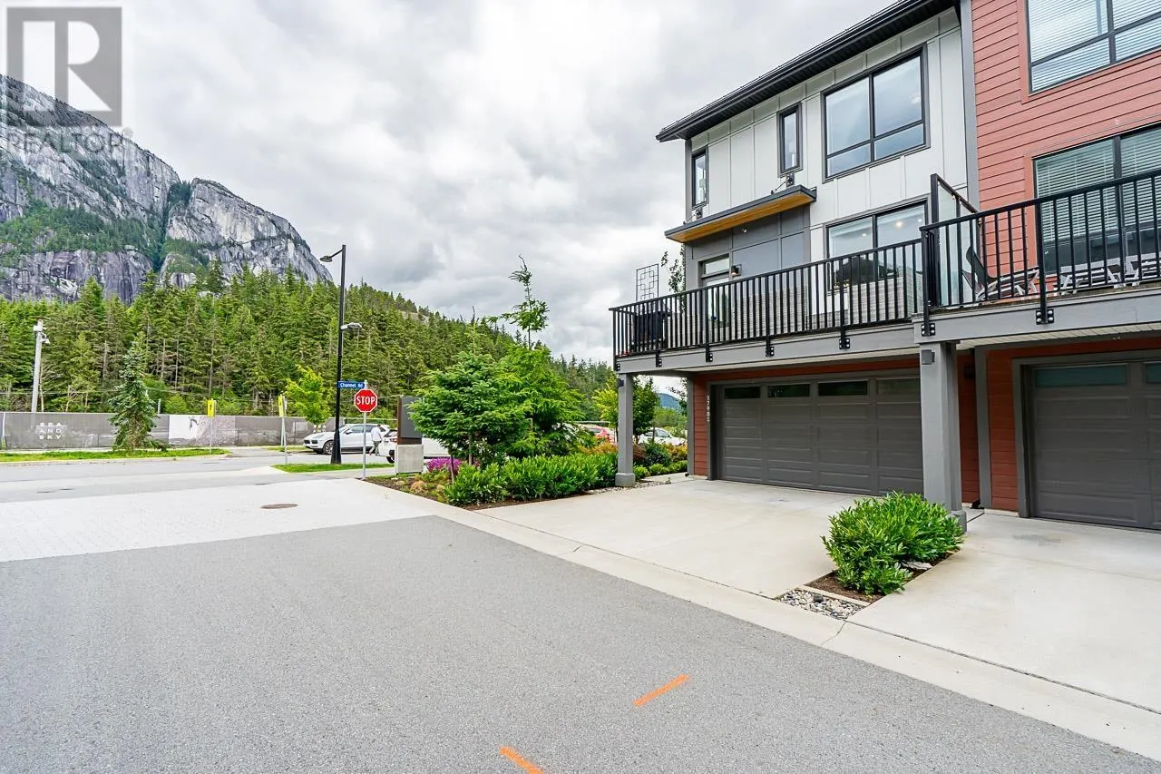 37981 HELM WAY