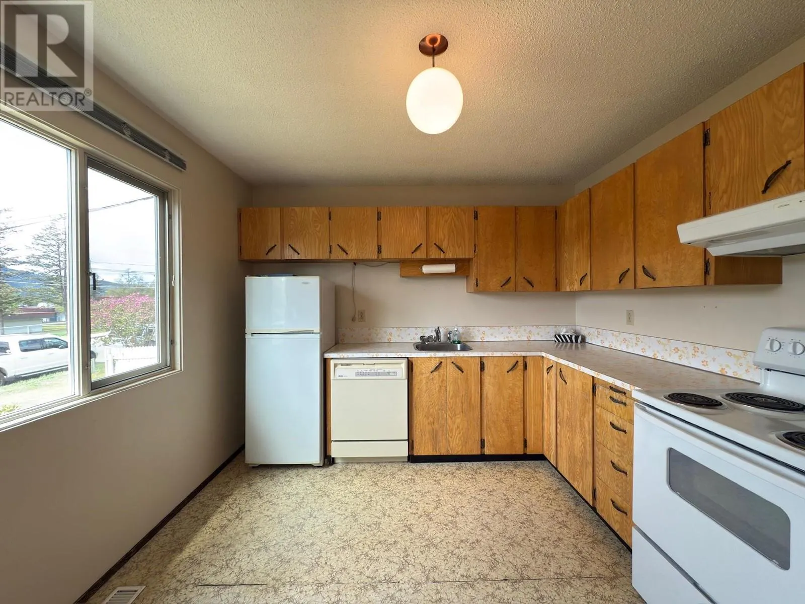 980 WESTERN AVENUE