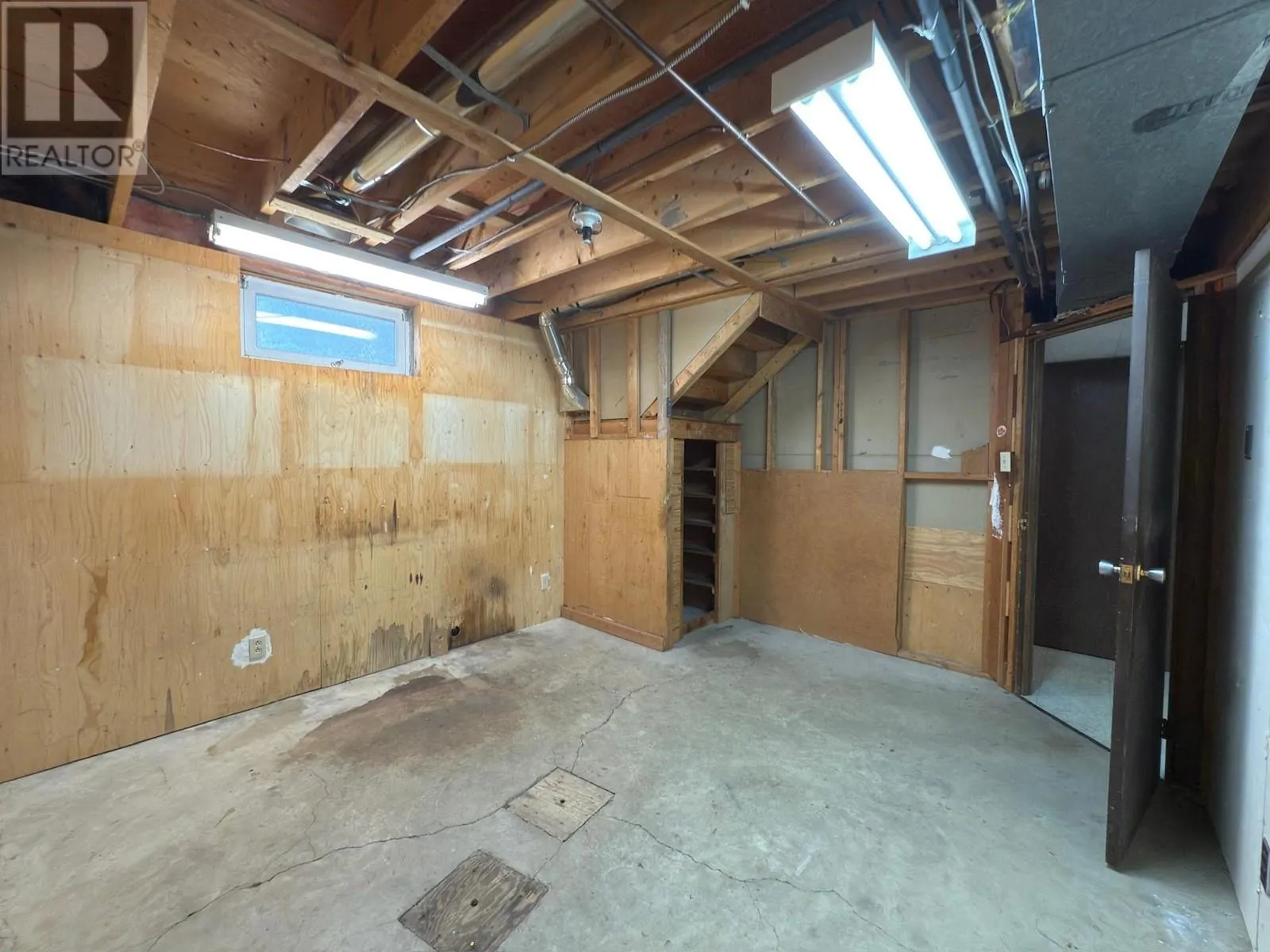 980 WESTERN AVENUE