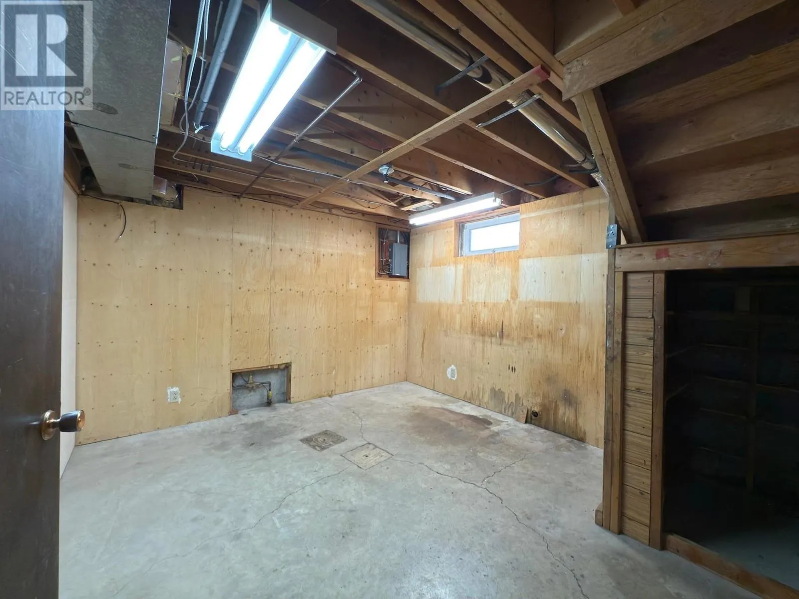 980 WESTERN AVENUE