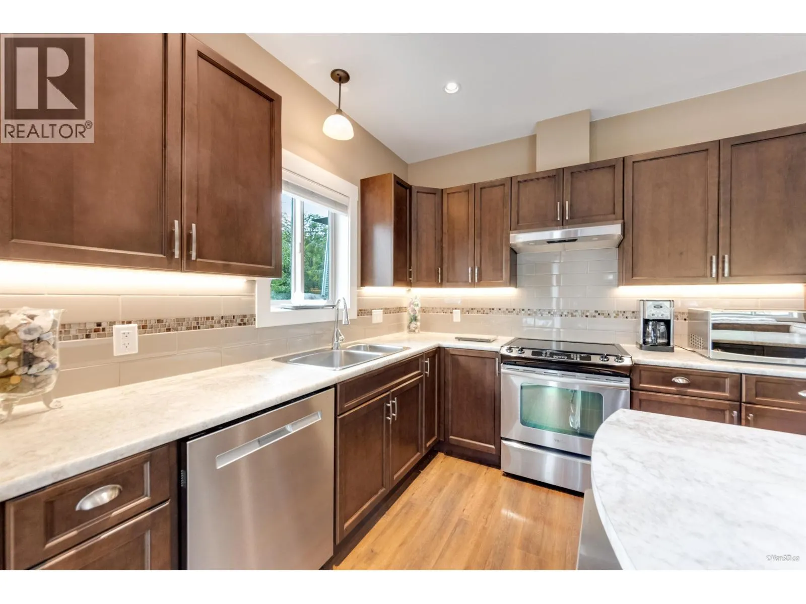 746 UPPER CRESCENT