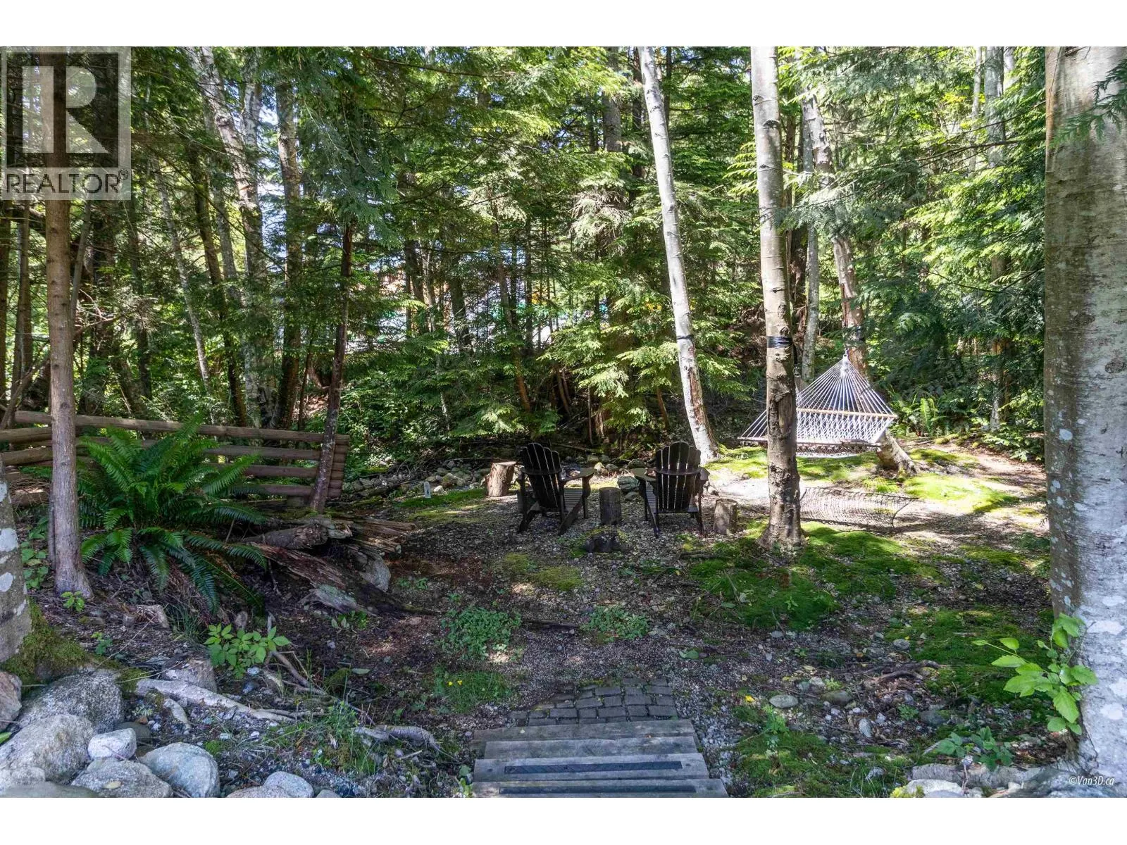 746 UPPER CRESCENT
