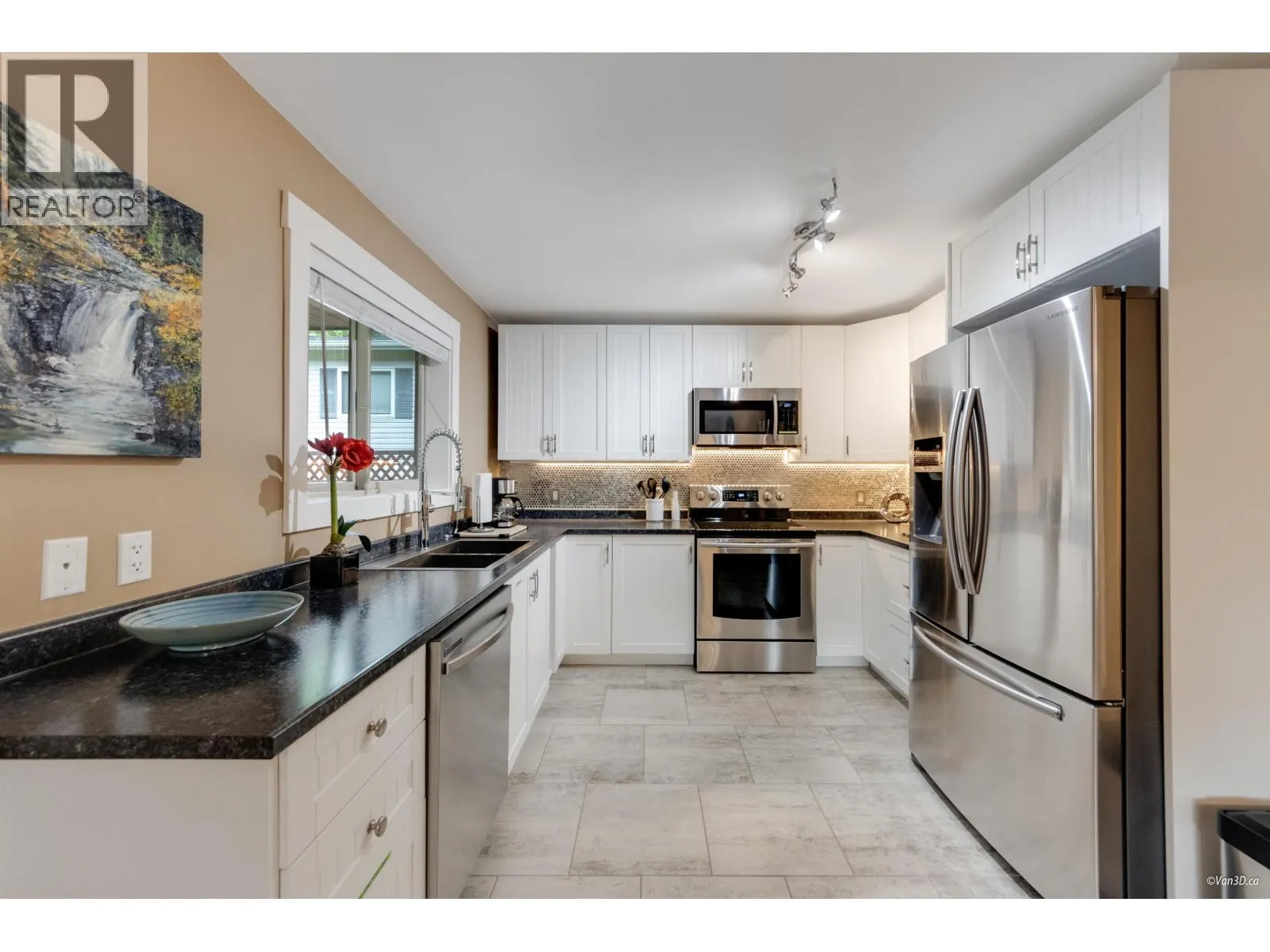 746 UPPER CRESCENT