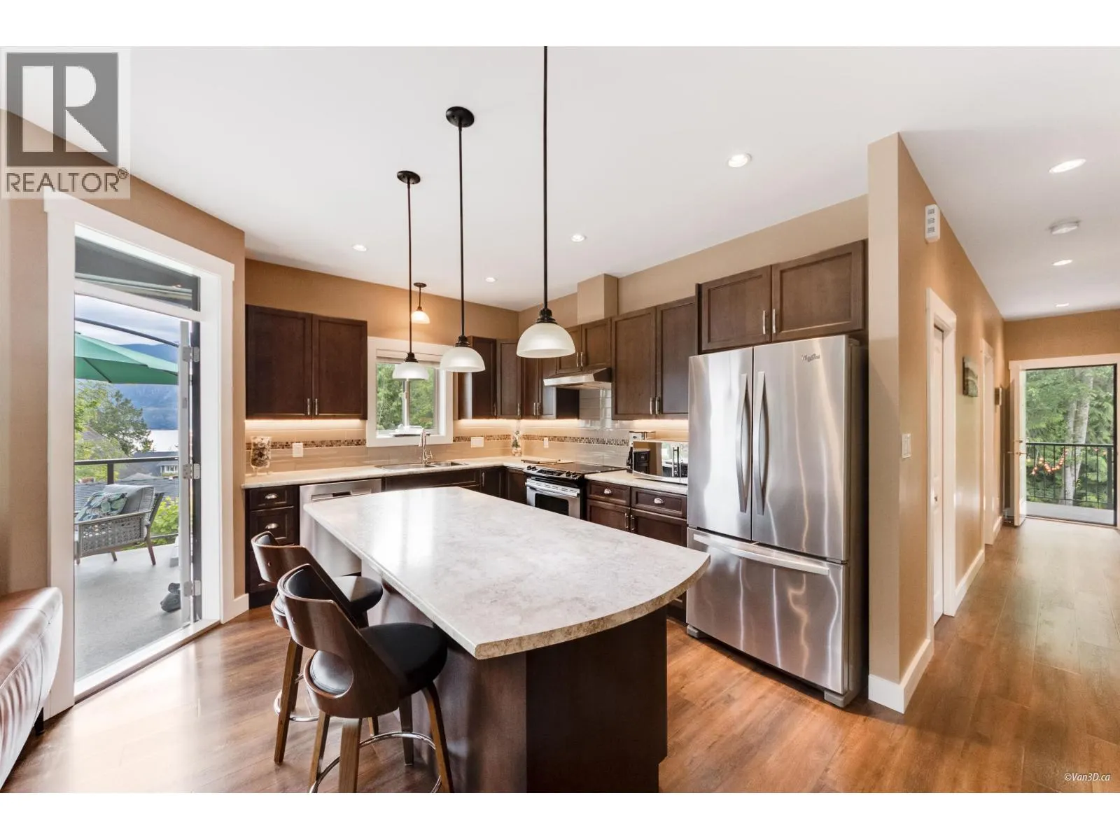 746 UPPER CRESCENT