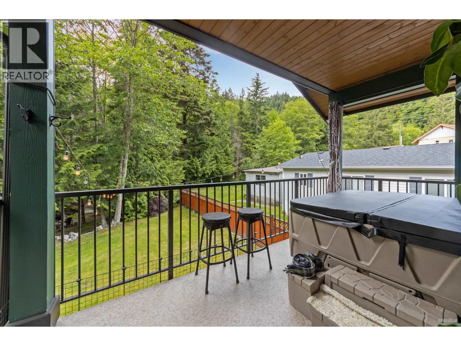 746 UPPER CRESCENT