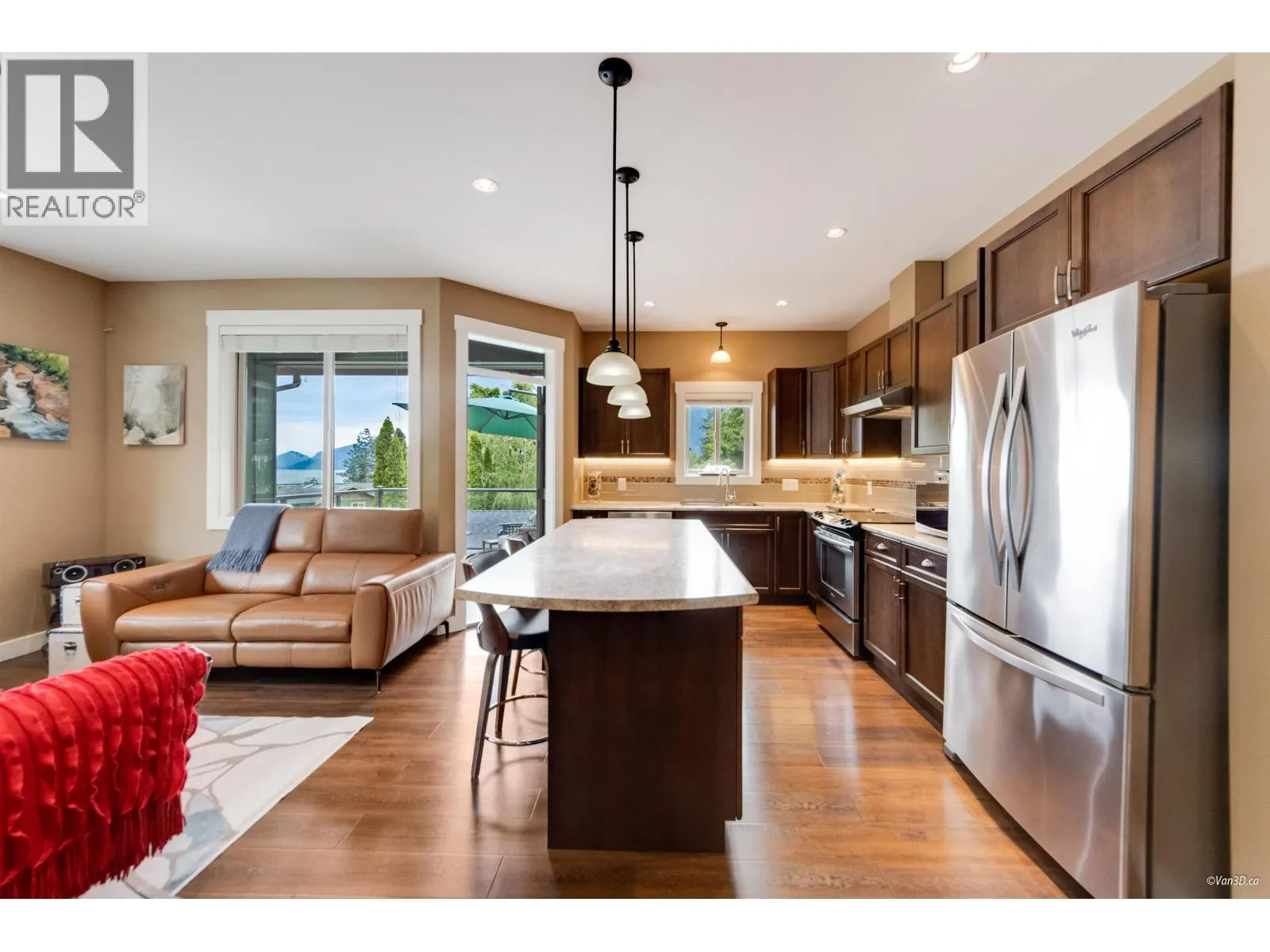 746 UPPER CRESCENT