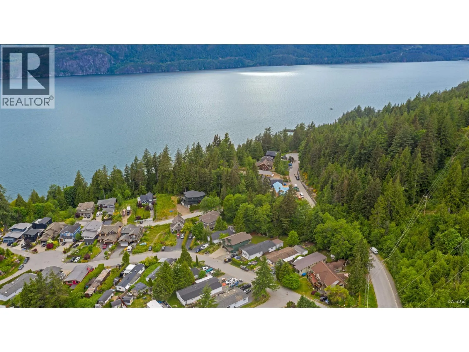 746 UPPER CRESCENT
