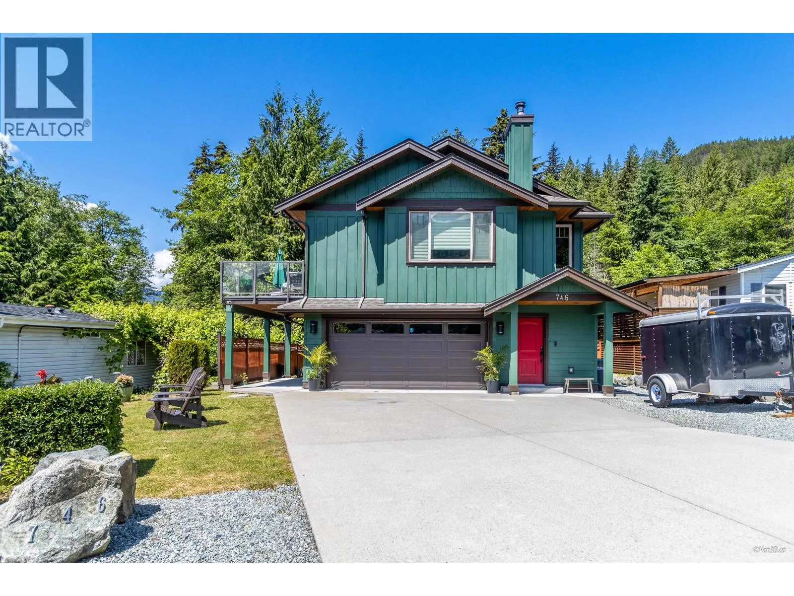 746 UPPER CRESCENT