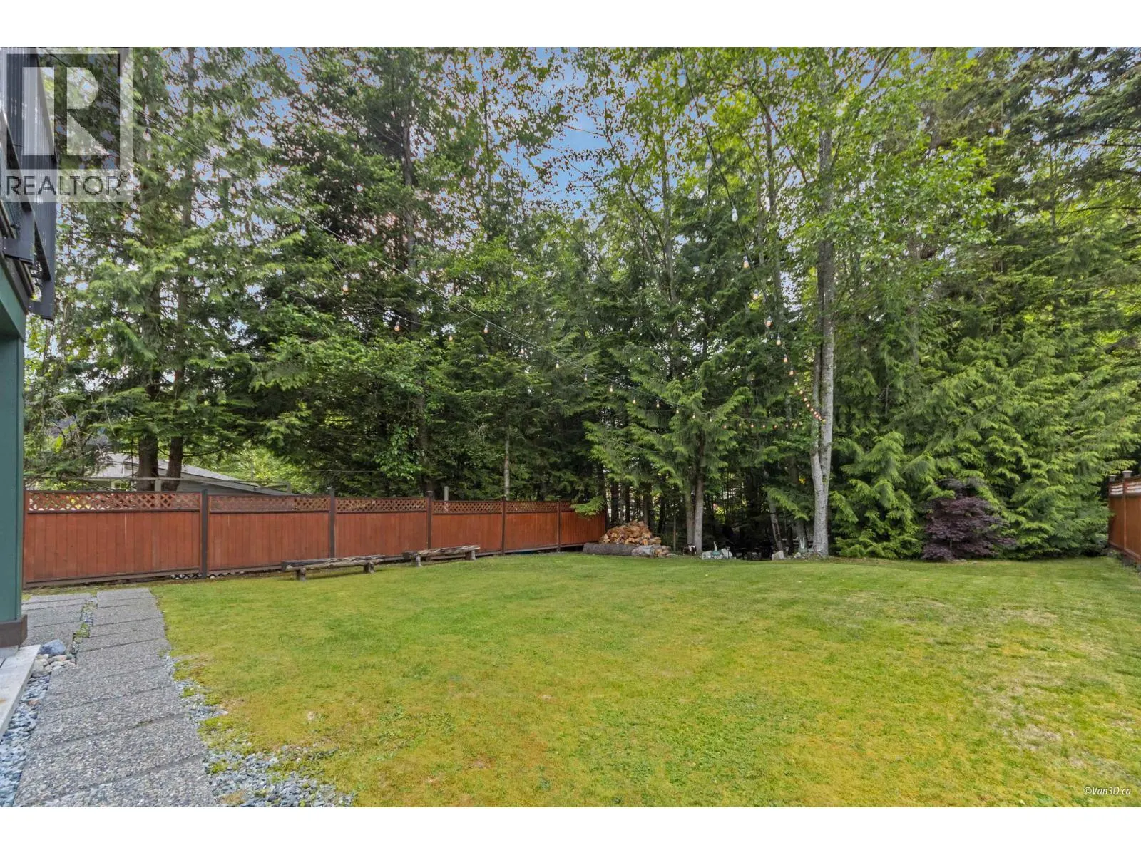746 UPPER CRESCENT