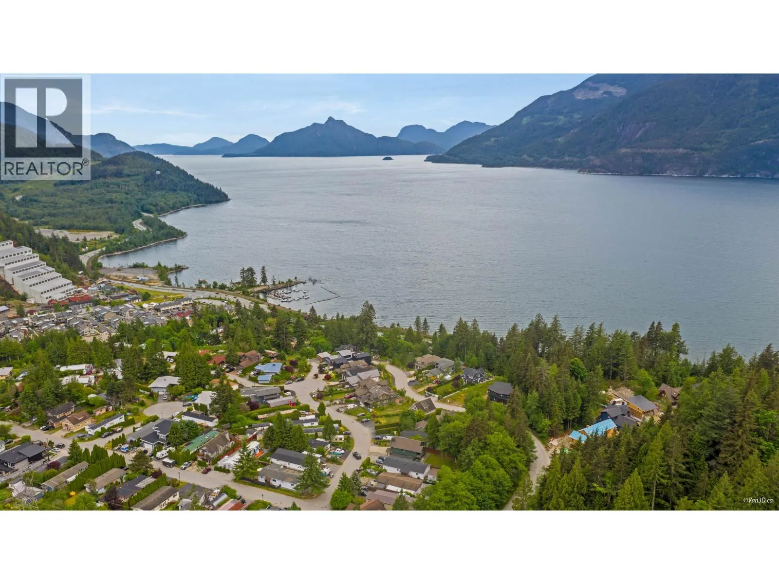 746 UPPER CRESCENT