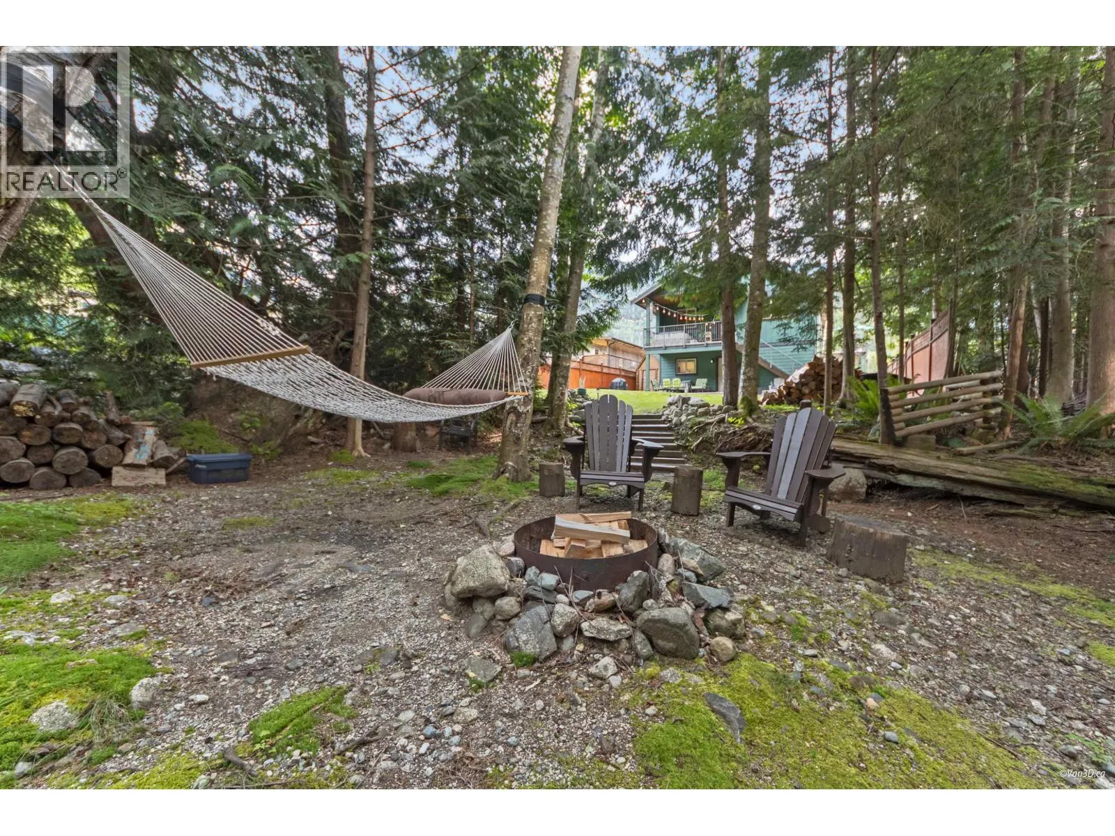 746 UPPER CRESCENT