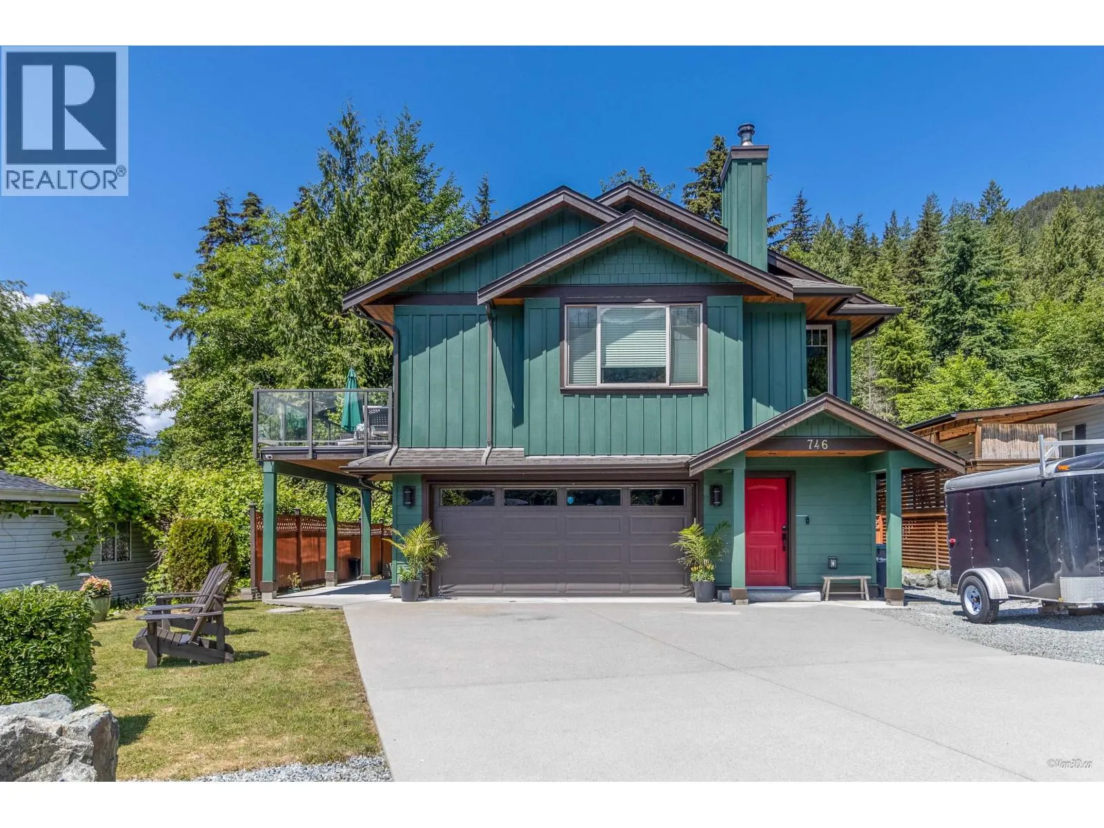 746 UPPER CRESCENT