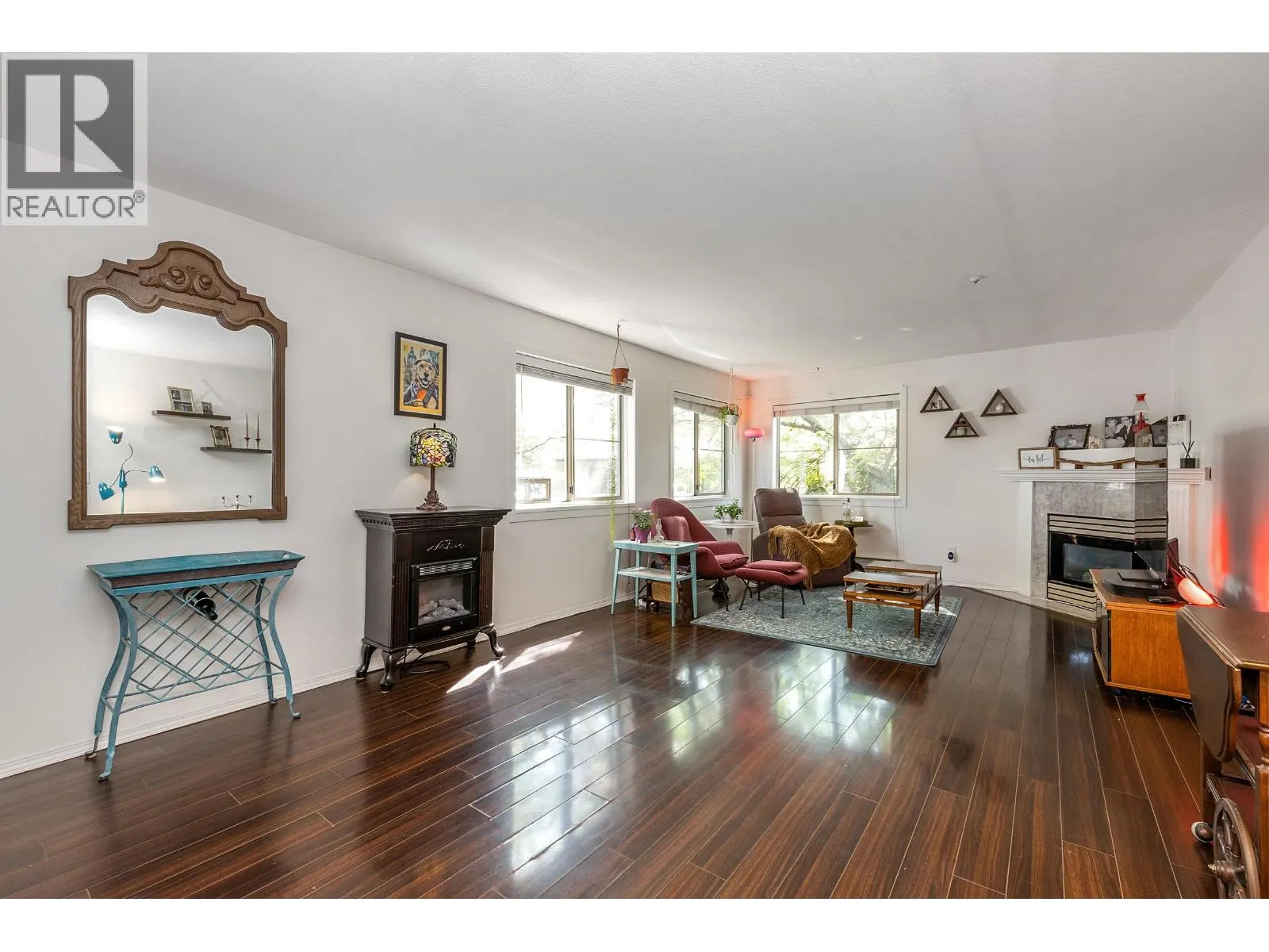204 19130 FORD ROAD
