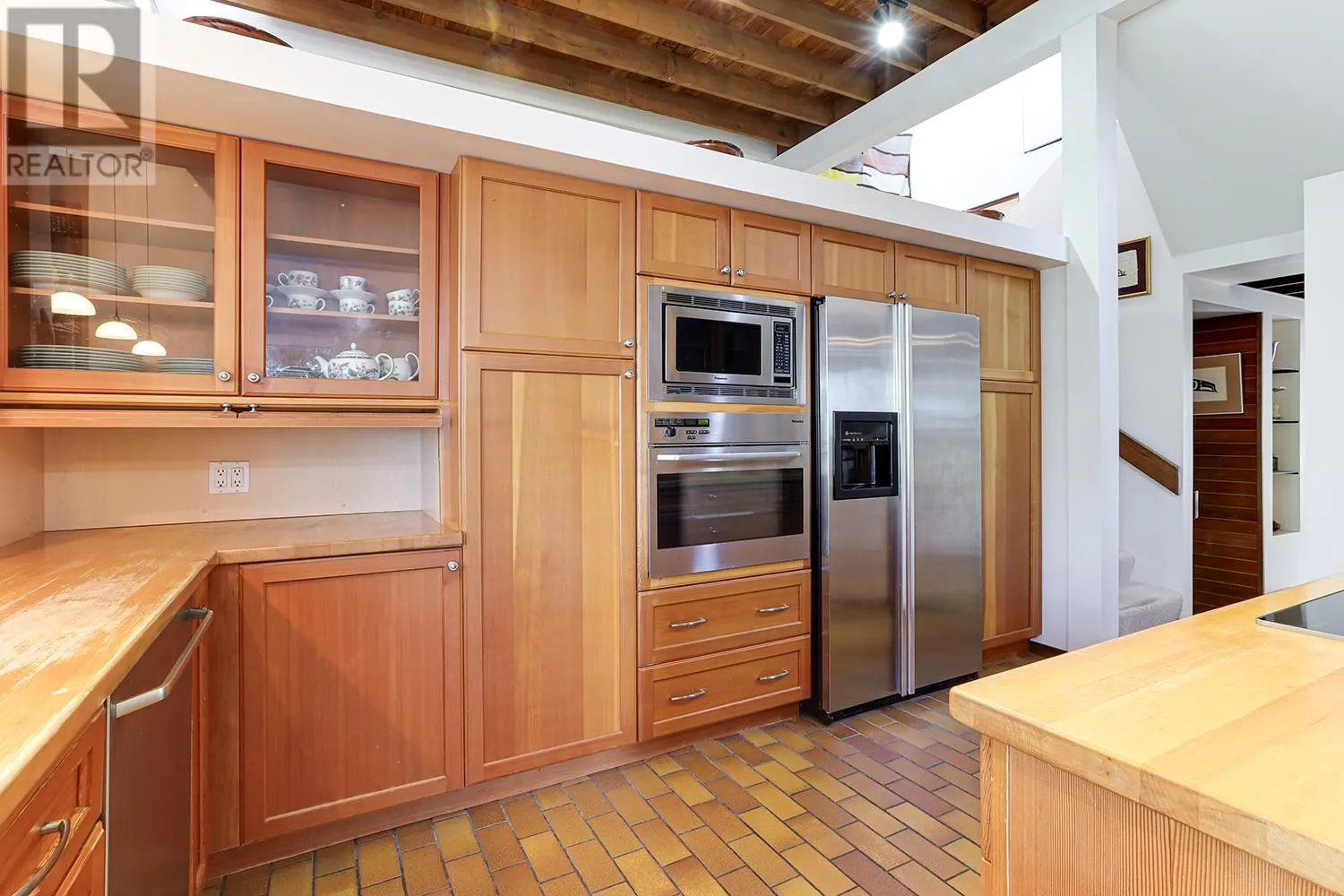 325 OCEANVIEW ROAD