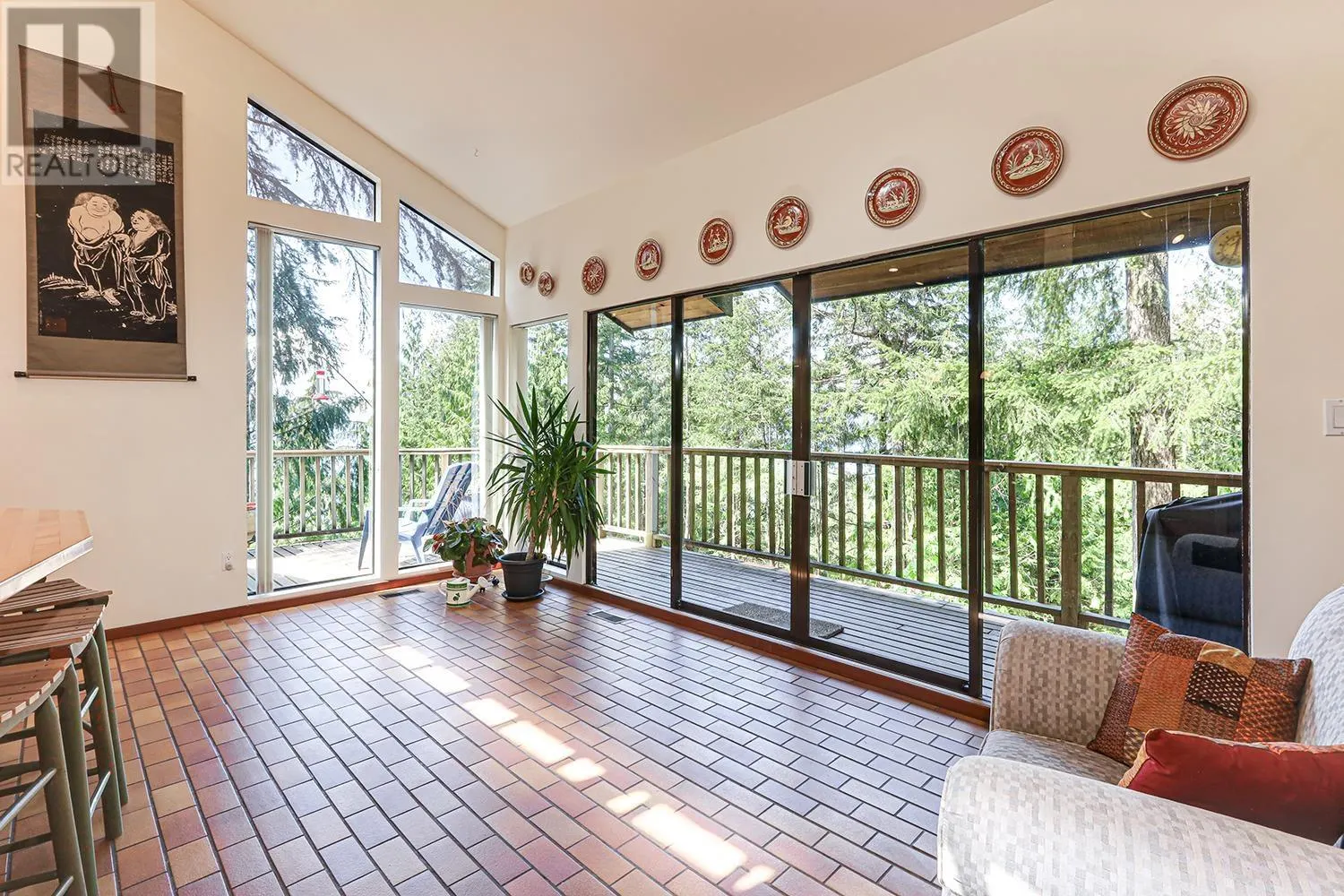 325 OCEANVIEW ROAD