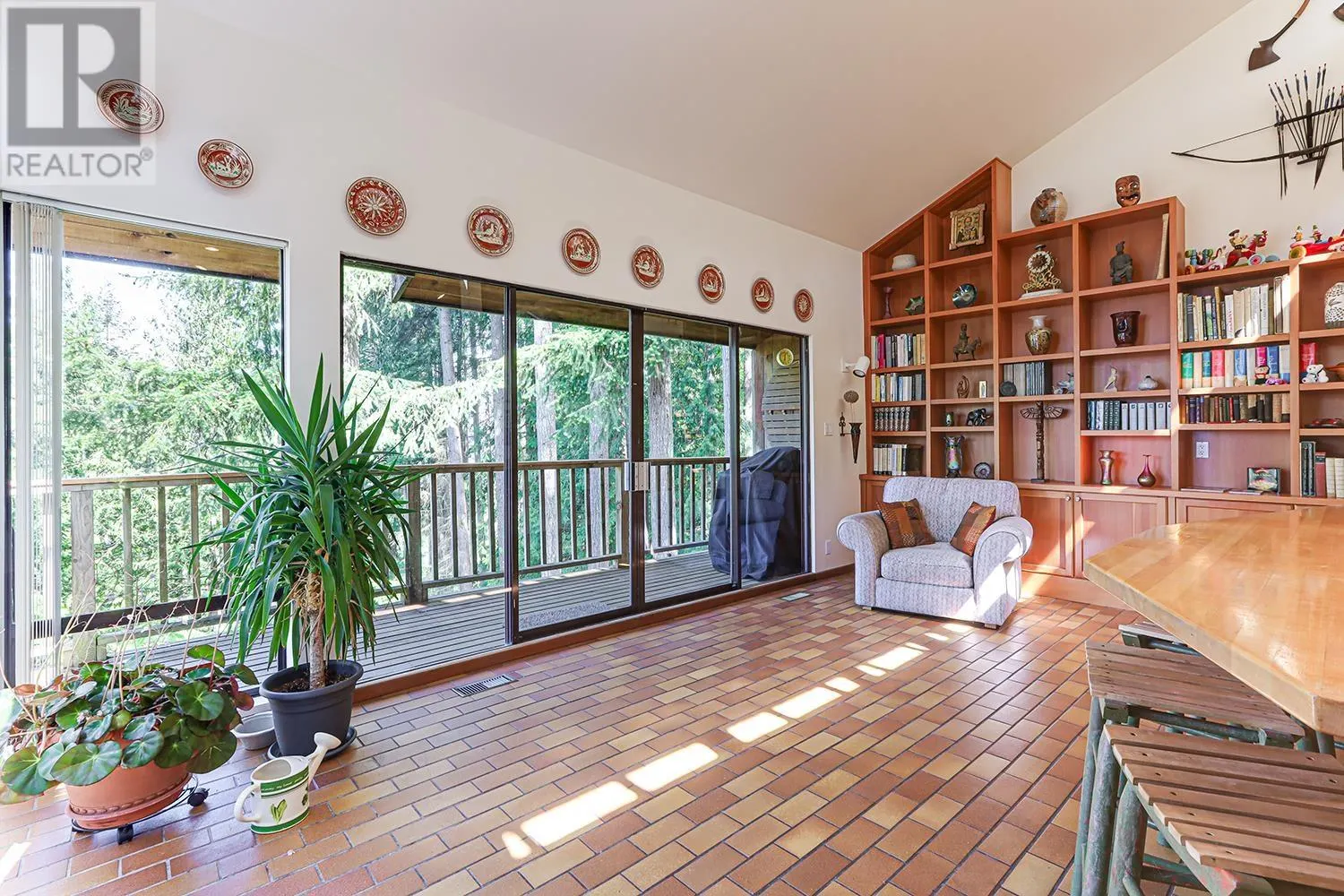 325 OCEANVIEW ROAD