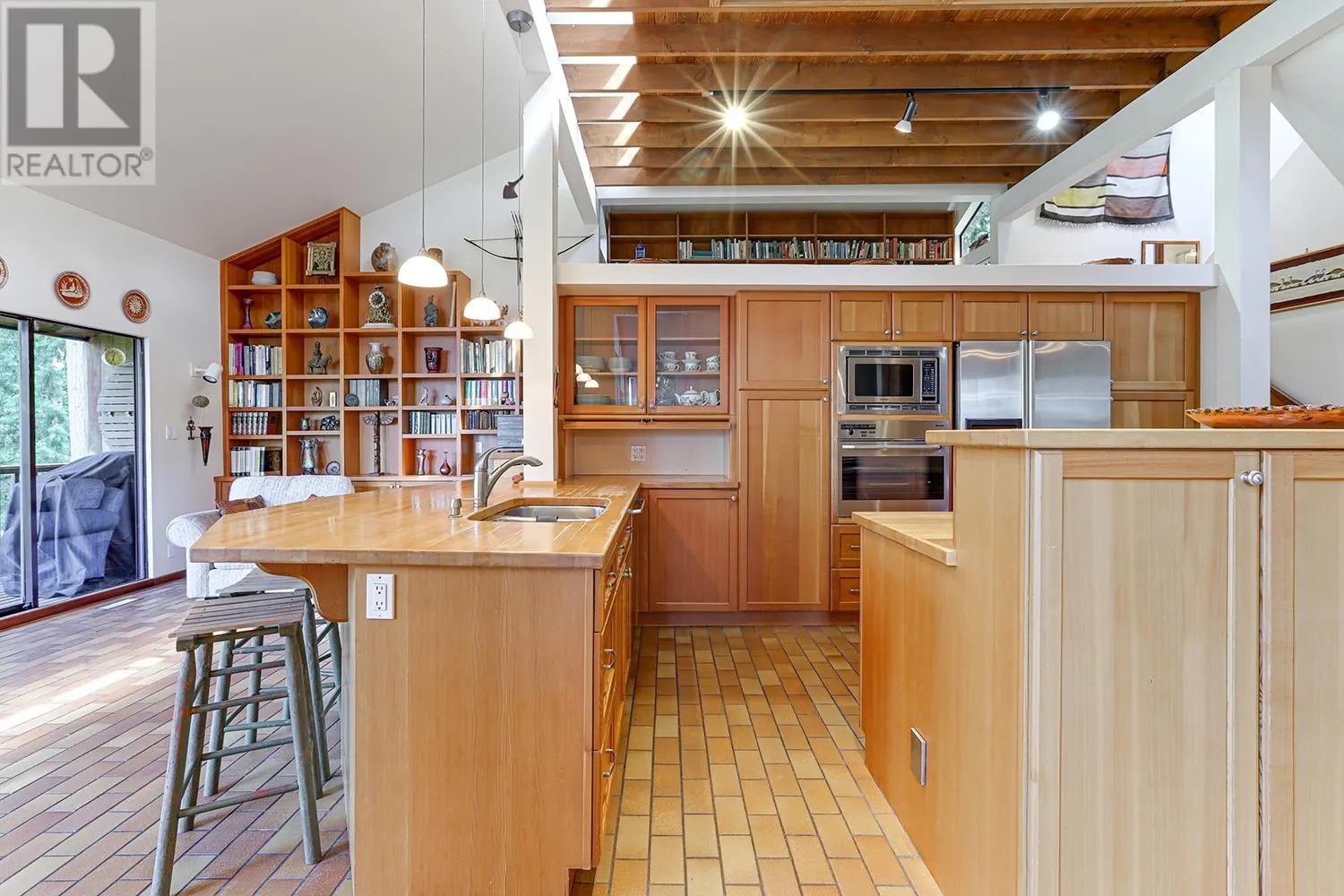 325 OCEANVIEW ROAD
