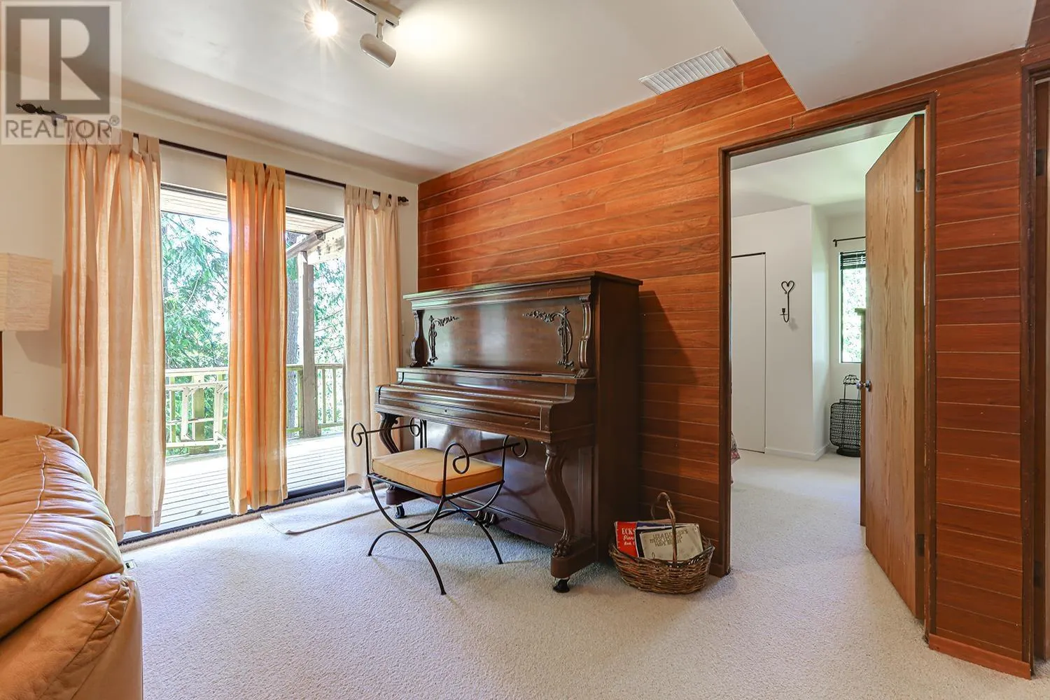 325 OCEANVIEW ROAD