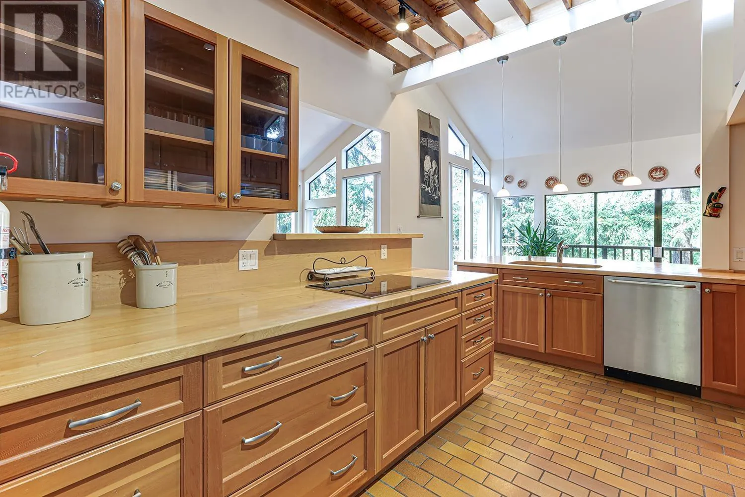 325 OCEANVIEW ROAD