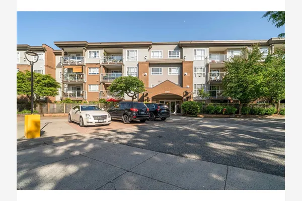 111 15895 84 AVENUE