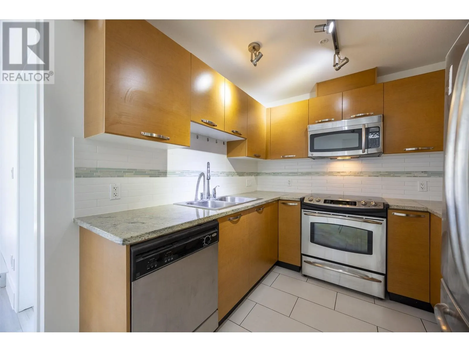 414 7488 BYRNEPARK WALK