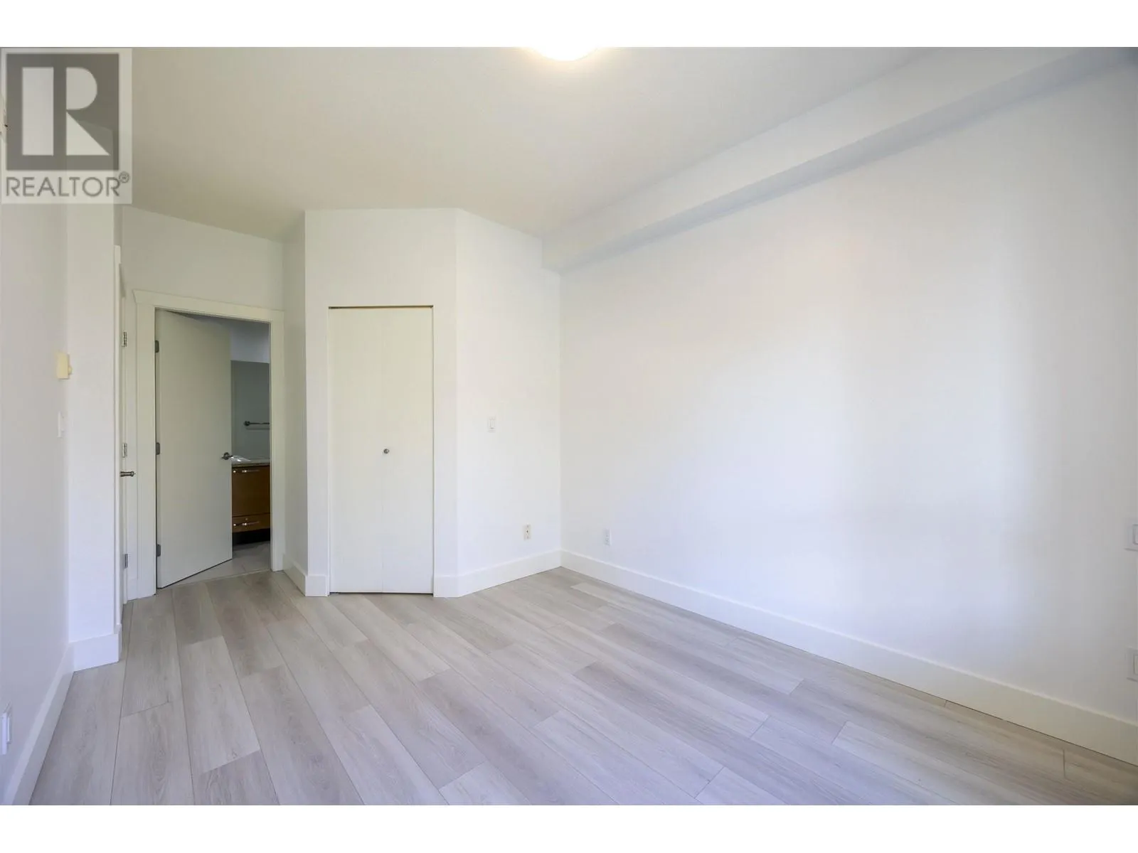 414 7488 BYRNEPARK WALK