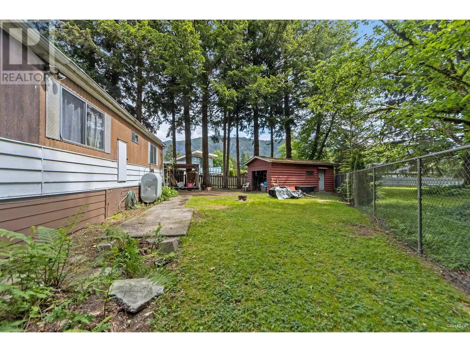 25 BRACKEN PARKWAY