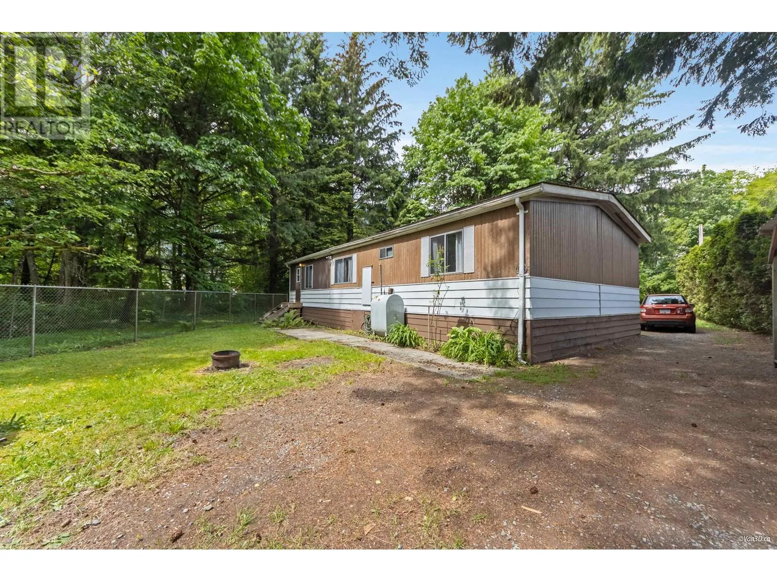 25 BRACKEN PARKWAY
