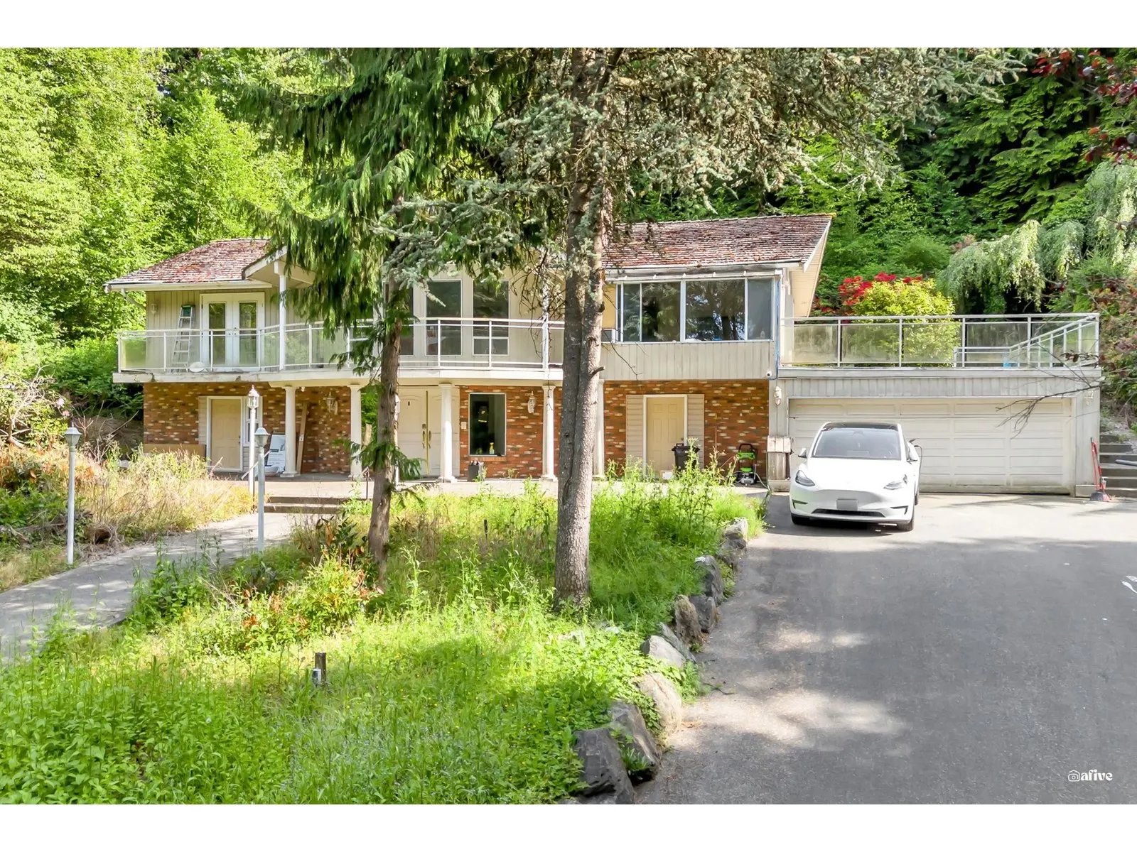13838 CRESCENT ROAD