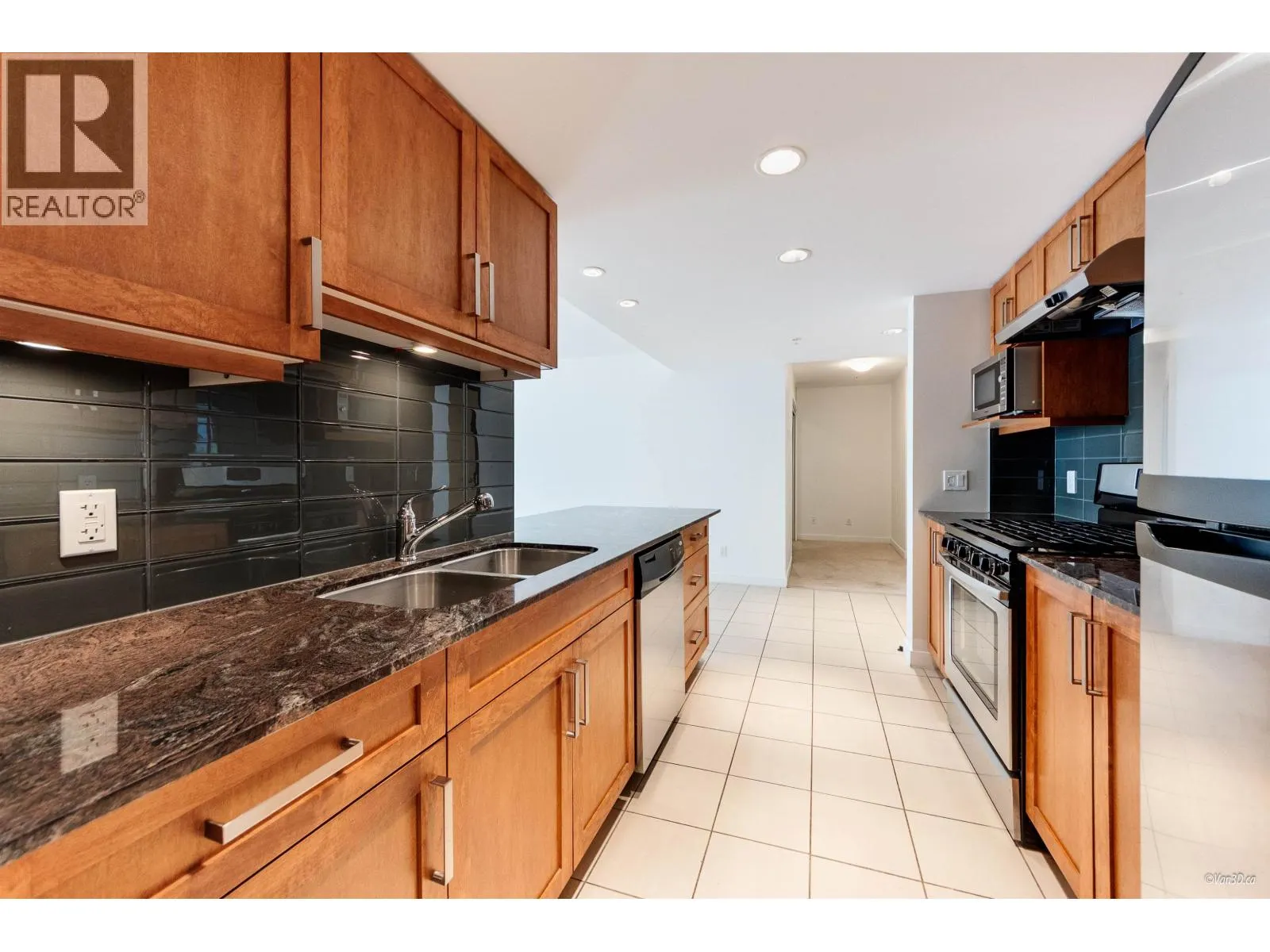 507 1212 MAIN STREET