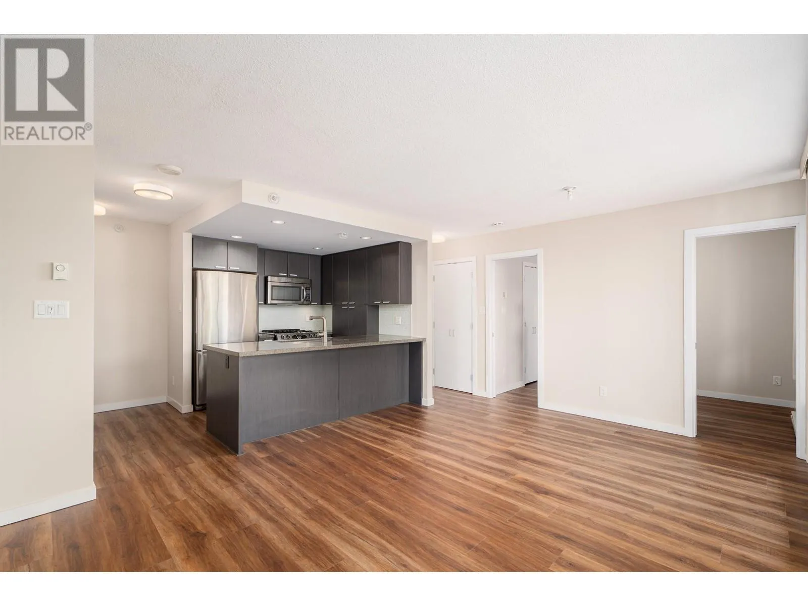 801 2200 DOUGLAS ROAD
