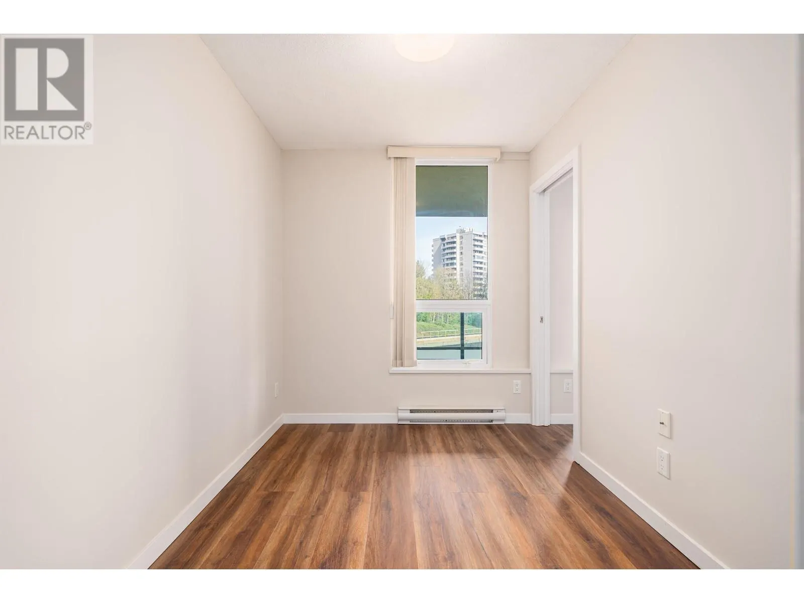 801 2200 DOUGLAS ROAD