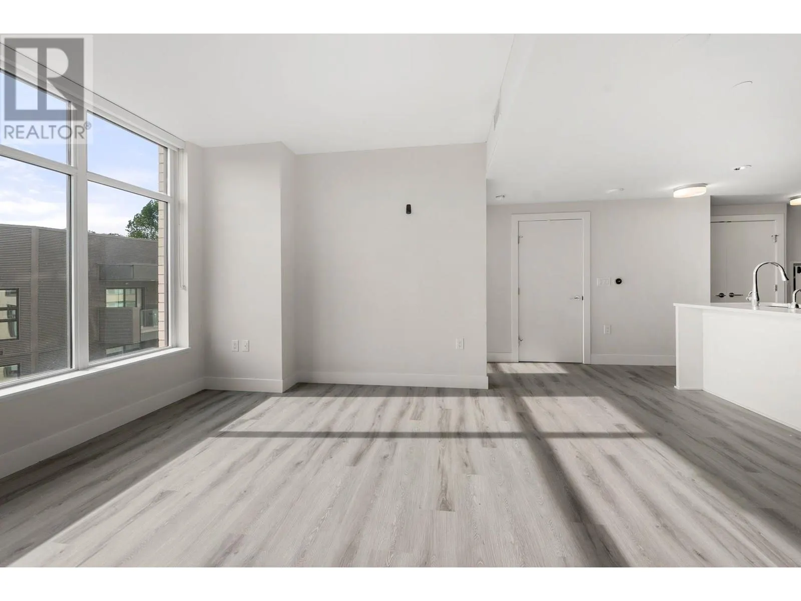 609 3451 SAWMILL CRESCENT