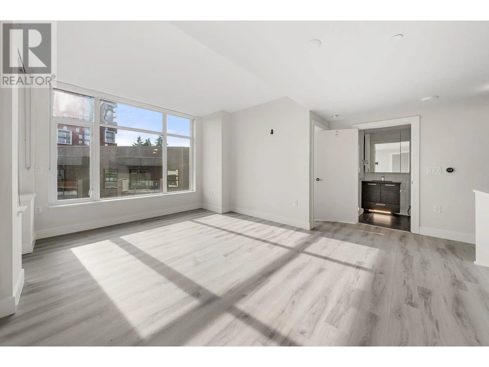 609 3451 SAWMILL CRESCENT