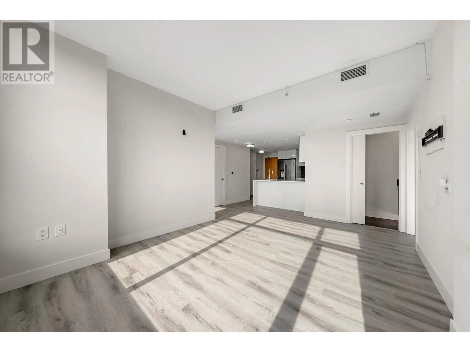609 3451 SAWMILL CRESCENT