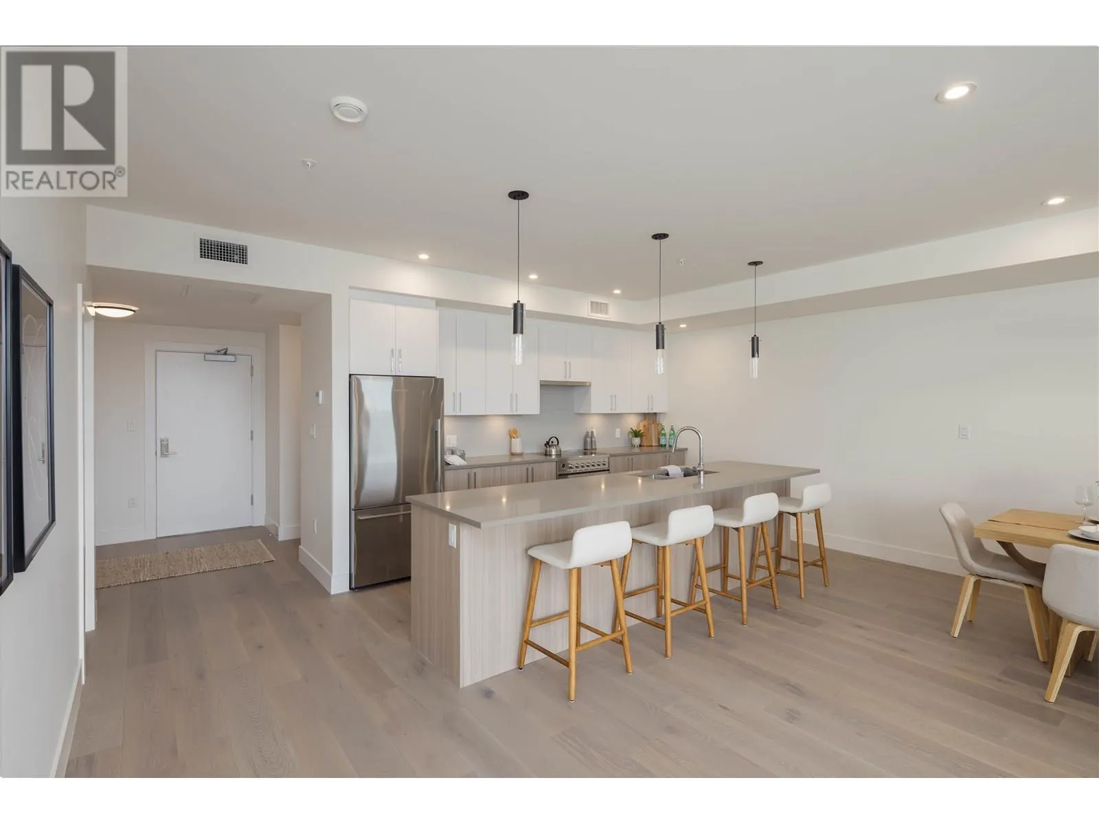 101 3405 MAMQUAM ROAD