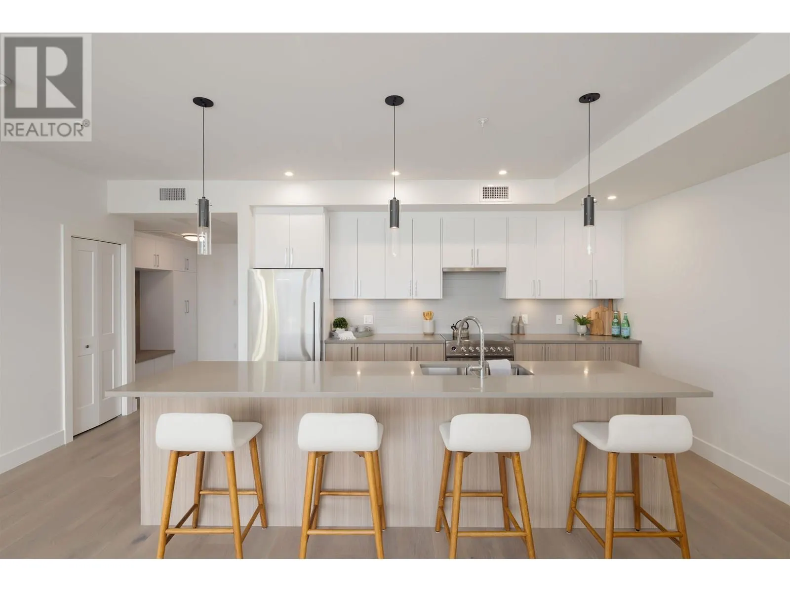101 3405 MAMQUAM ROAD